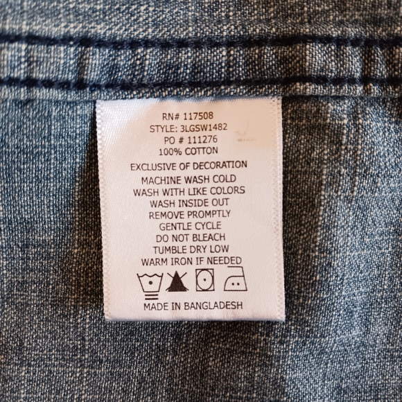 Levi's large cotton denim short sleeve button-down. - Picture 3 of 11